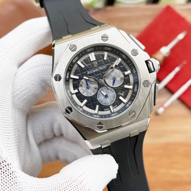 Audemars Piguet Royal Oak Offshore 43mm Replica Watch Elegant Design-3