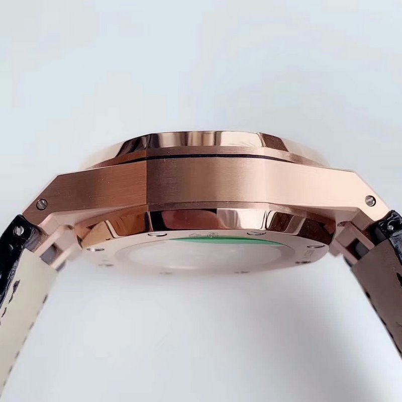 Audemars Piguet Royal Oak 26331OR Chronograph Luxury Timepiece-4