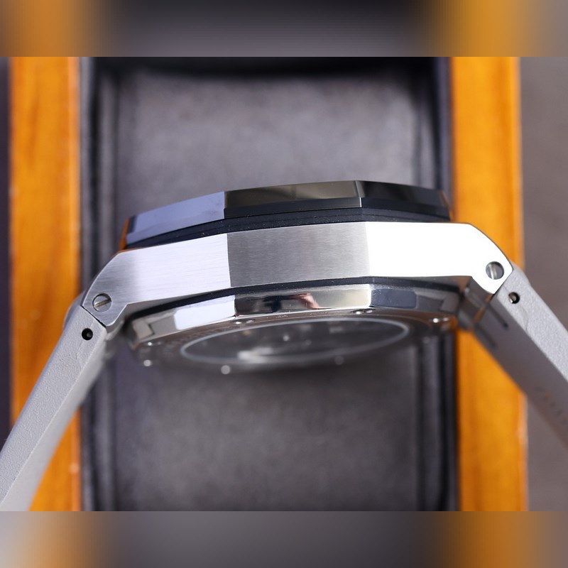 Audemars Piguet Royal Oak Offshore Limited Multifunction Chronograph with Ceramic Bezel-6