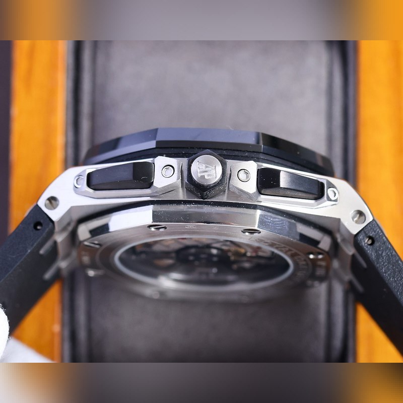 Audemars Piguet Royal Oak Offshore Limited Edition Multi-Function Chronograph-5