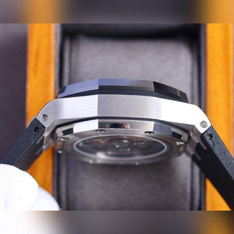 Audemars Piguet Royal Oak Offshore Limited Edition Multi-Function Chronograph-6