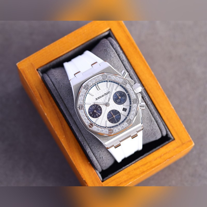 Audemars Piguet Royal Oak Ladies Multi-Function Chronograph 37mm-4