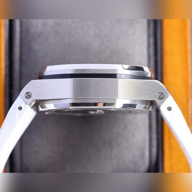 Audemars Piguet Royal Oak Ladies Multi-Function Chronograph 37mm-6