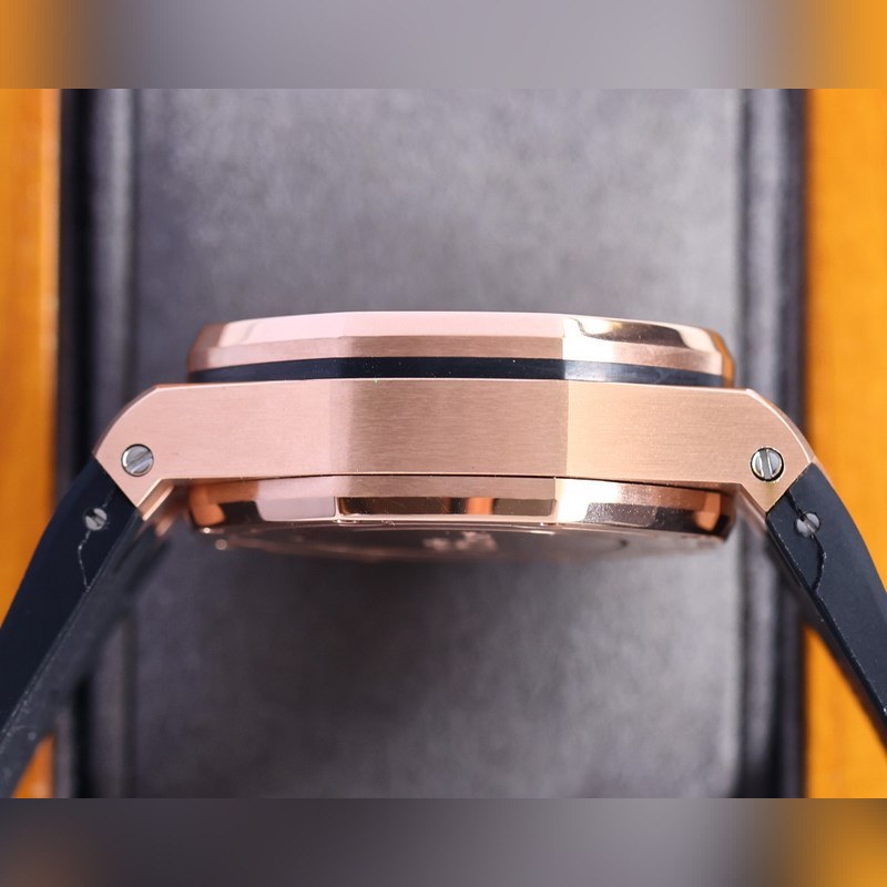 Audemars Piguet Royal Oak Female Chronograph 37mm Luxury Replica Watch-6