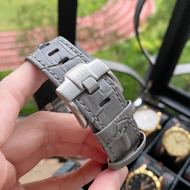 Audemars Piguet Royal Oak Offshore 42mm Replica Watch Luxury Timepiece-8