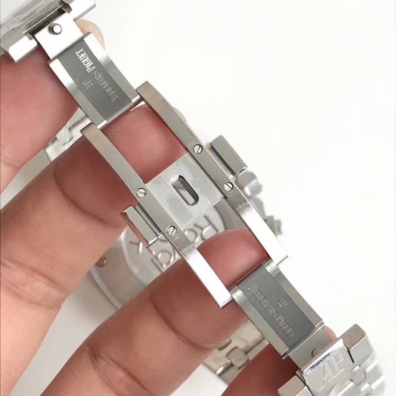 Audemars Piguet Royal Oak 26331OR Chronograph Luxury Replica Watch-8