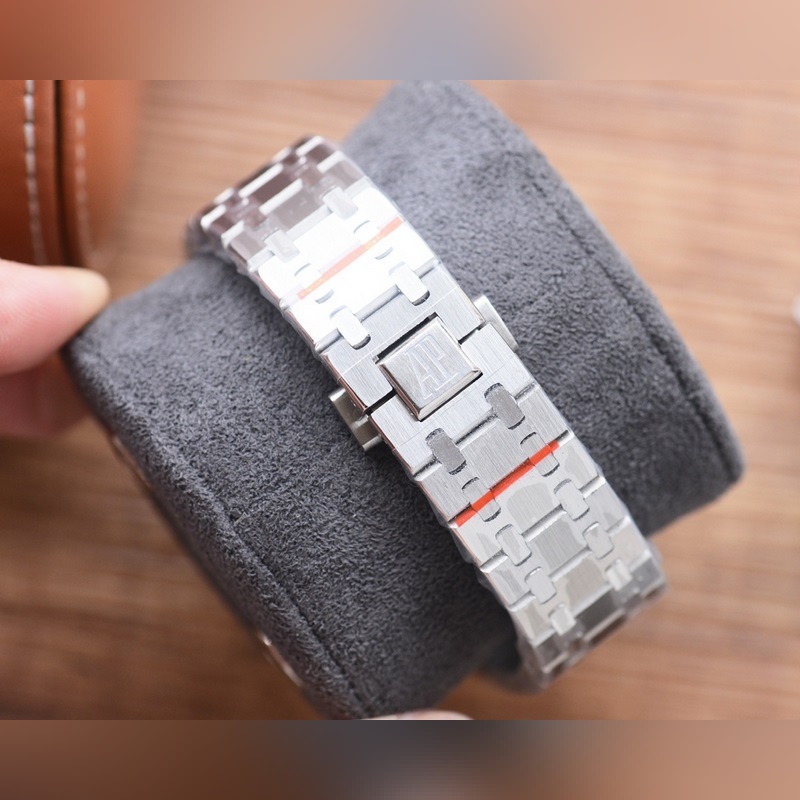 Audemars Piguet AP Royal Oak Offshore Replica Watch with Quality Features-7