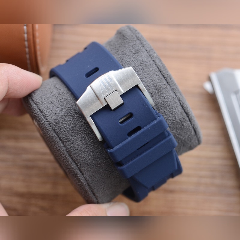 Audemars Piguet Royal Oak Offshore 44mm Multi-Function Quartz Chronograph-6