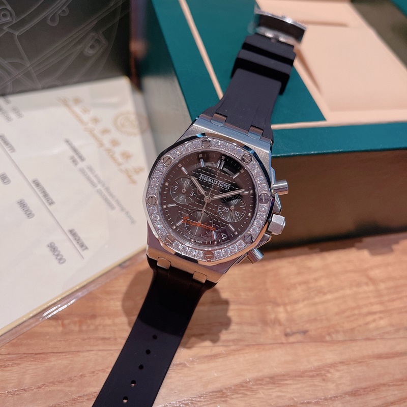 AP Royal Oak Series Diamond-Set Steel Replica Watch with Octagonal Design-2