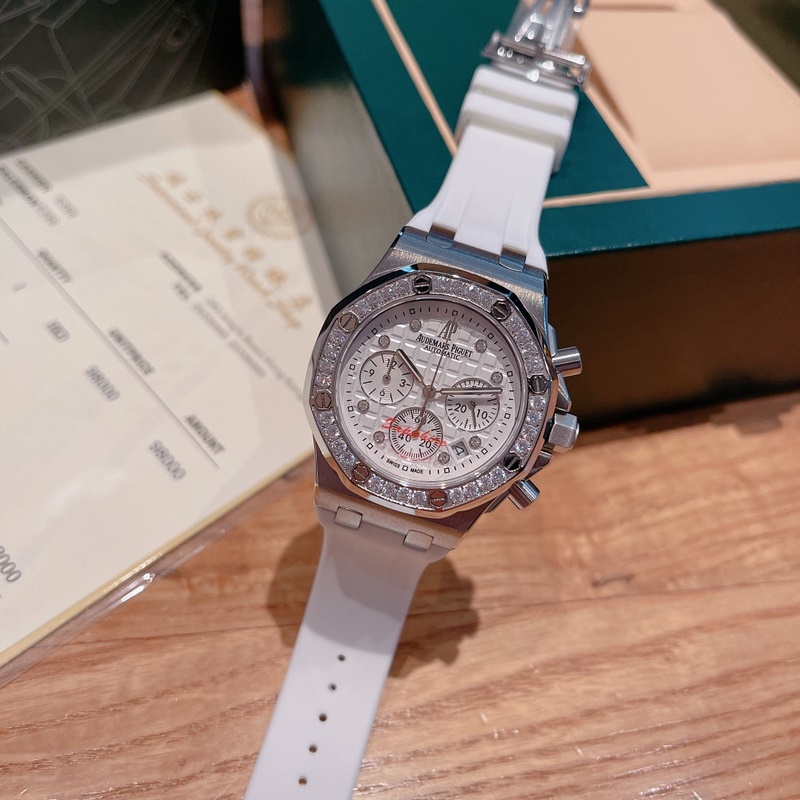 AP Royal Oak Series Diamond Bezel Steel Replica Watch with Japanese Movement-4