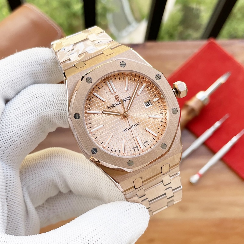 Audemars Piguet Royal Oak Premium Quality Expert Craftsmanship-2