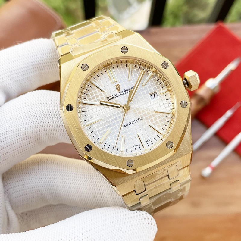 AP Royal Oak Offshore High-End Precision in Luxury Replica Watch-6