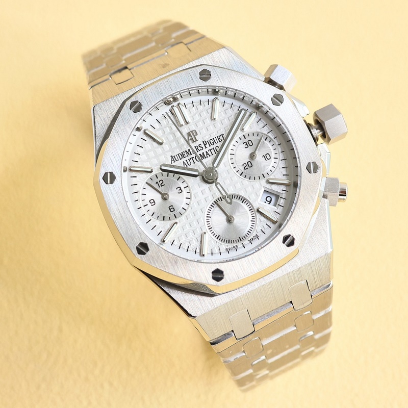 Audemars Piguet Royal Oak 26715B GV1 Luxury Replica Watch-4
