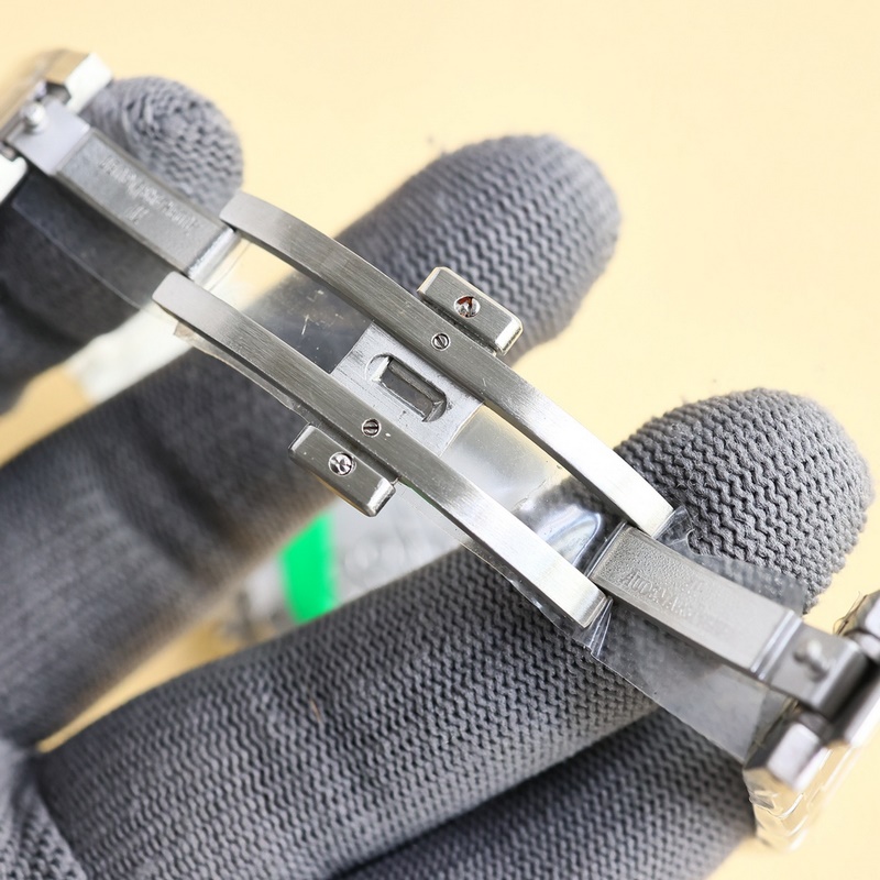 Audemars Piguet Royal Oak 26715B GV1 Luxury Replica Watch-8