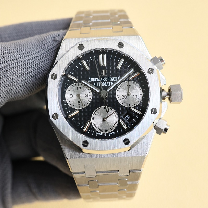 Audemars Piguet Royal Oak 26715B GV1 Luxury Timepiece-1