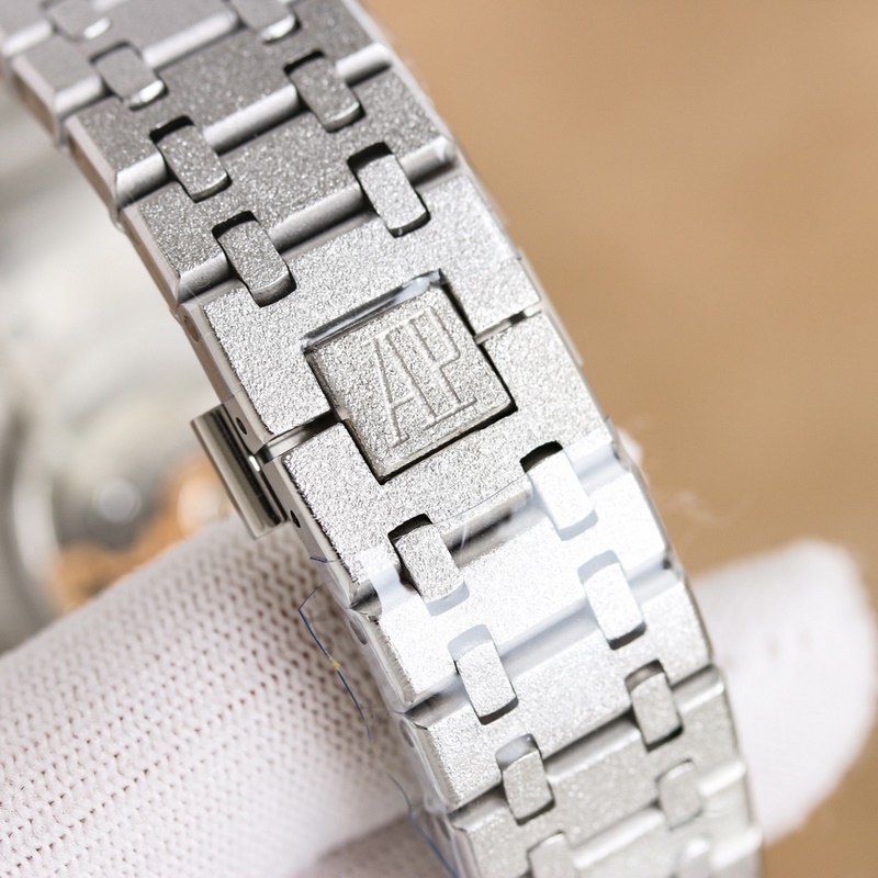 AP Royal Oak Frosted Gold 41mm Model 26574 Series-8