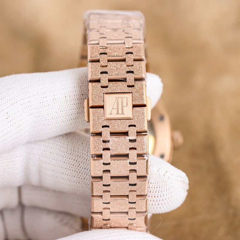 Audemars Piguet Royal Oak 15500V2 Streamlined Design and Enhanced Quality-2