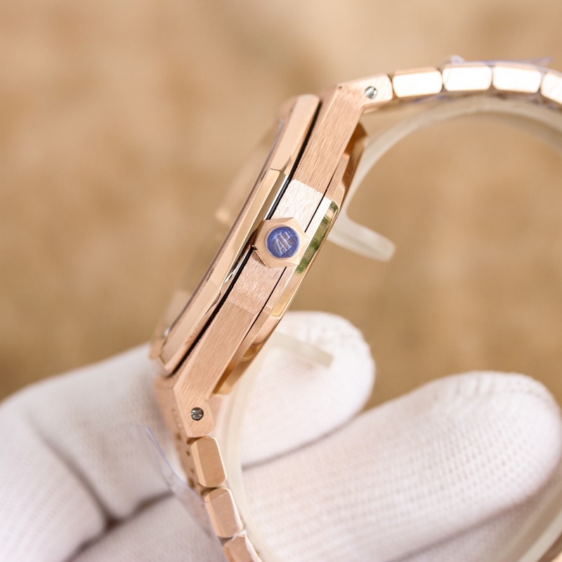 Audemars Piguet Royal Oak 15500V2 Streamlined Design and Enhanced Quality-3