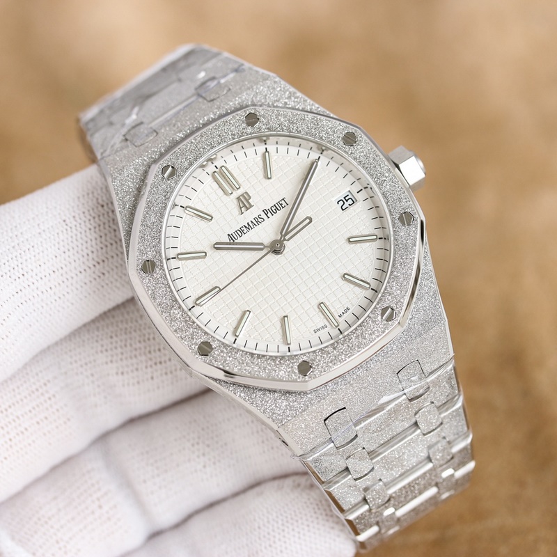 Audemars Piguet Royal Oak 15500V2 Enhanced Design with Optimized Movement-1