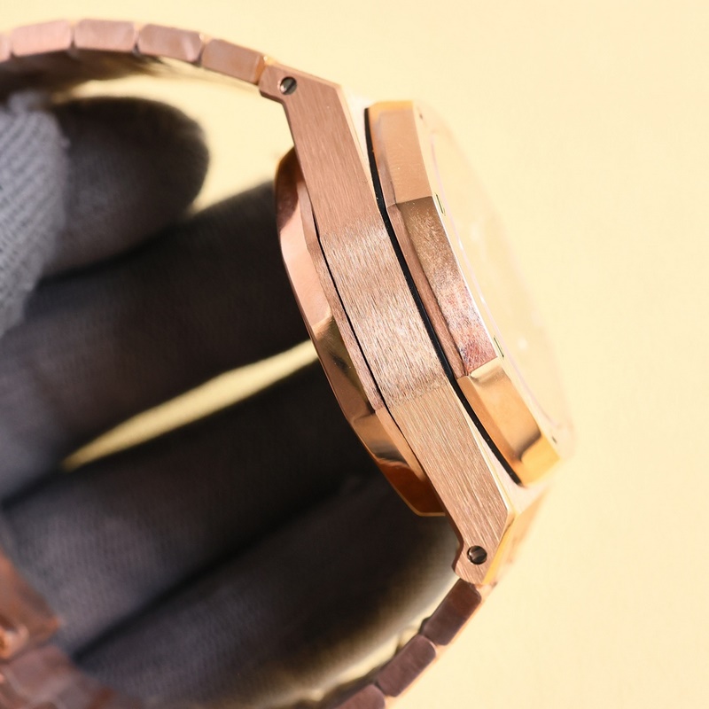 Audemars Piguet Royal Oak 26715BC.ZZ.1 Luxury Replica Watch-5