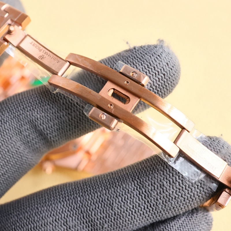 Audemars Piguet Royal Oak 26715BC.ZZ.1 Luxury Replica Watch-8