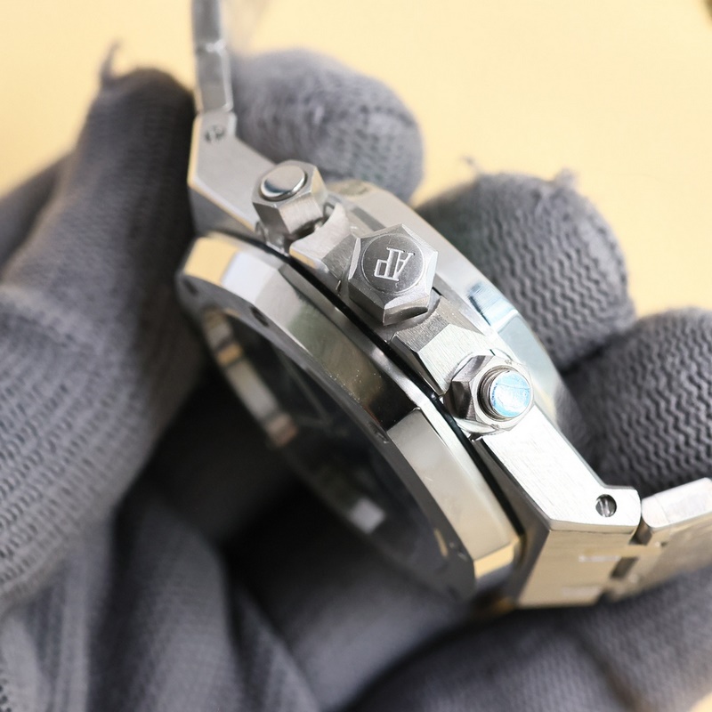 Audemars Piguet Royal Oak 26715BC.ZZ.1 Luxury Replica Watch-8