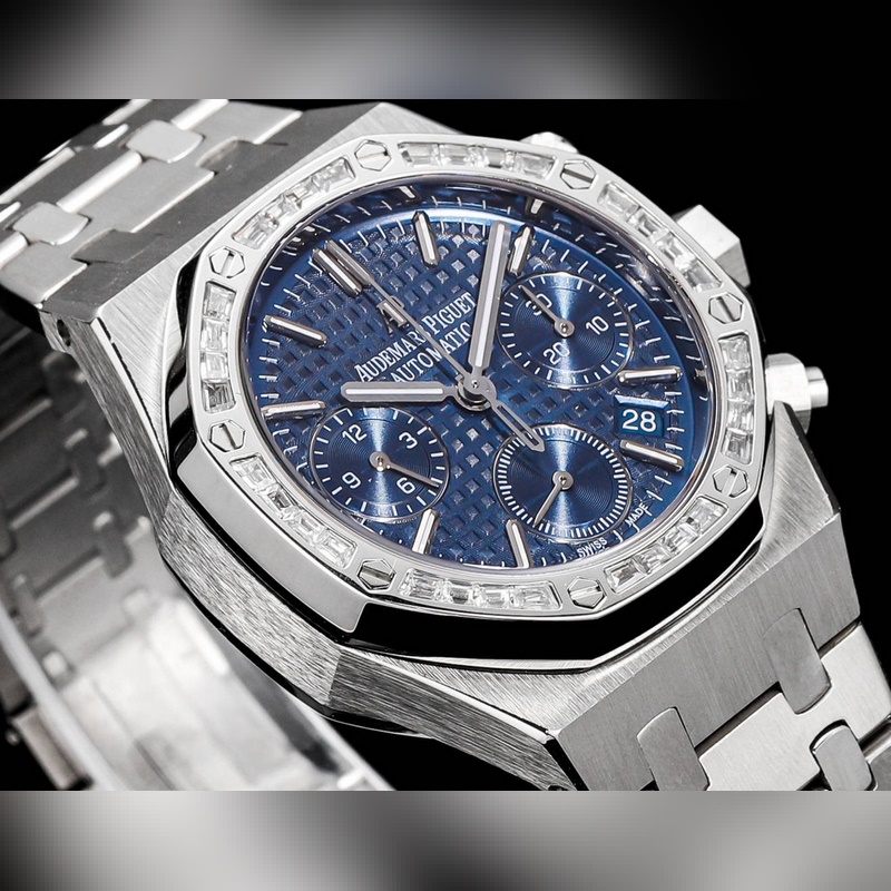 Audemars Piguet Royal Oak 26715BC.ZZ.1 Popular Luxury Replica Watch-4