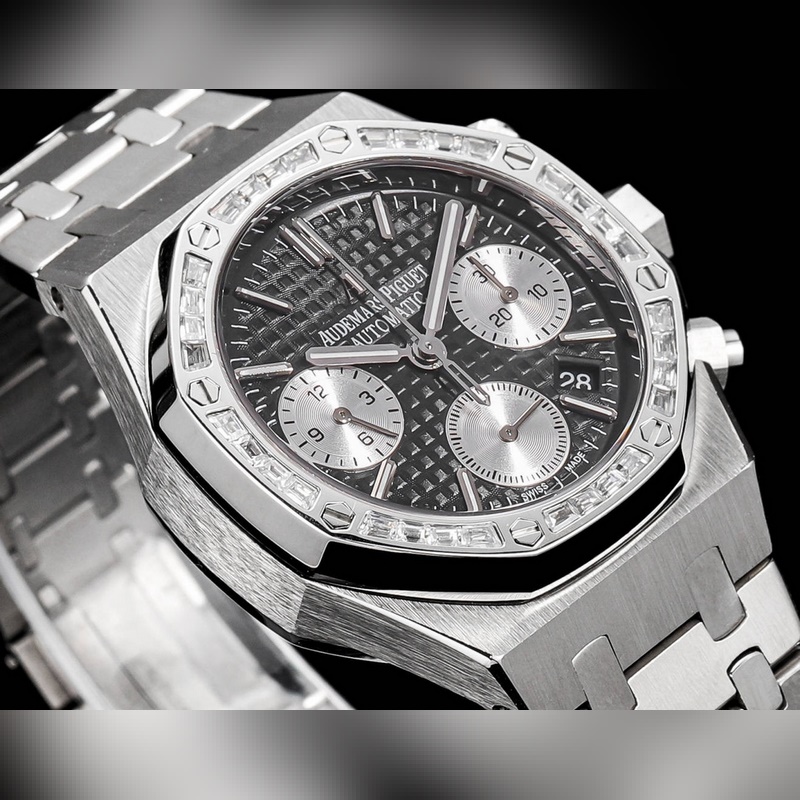 Audemars Piguet Royal Oak 26715BC.ZZ.1 Luxury Timepiece-4