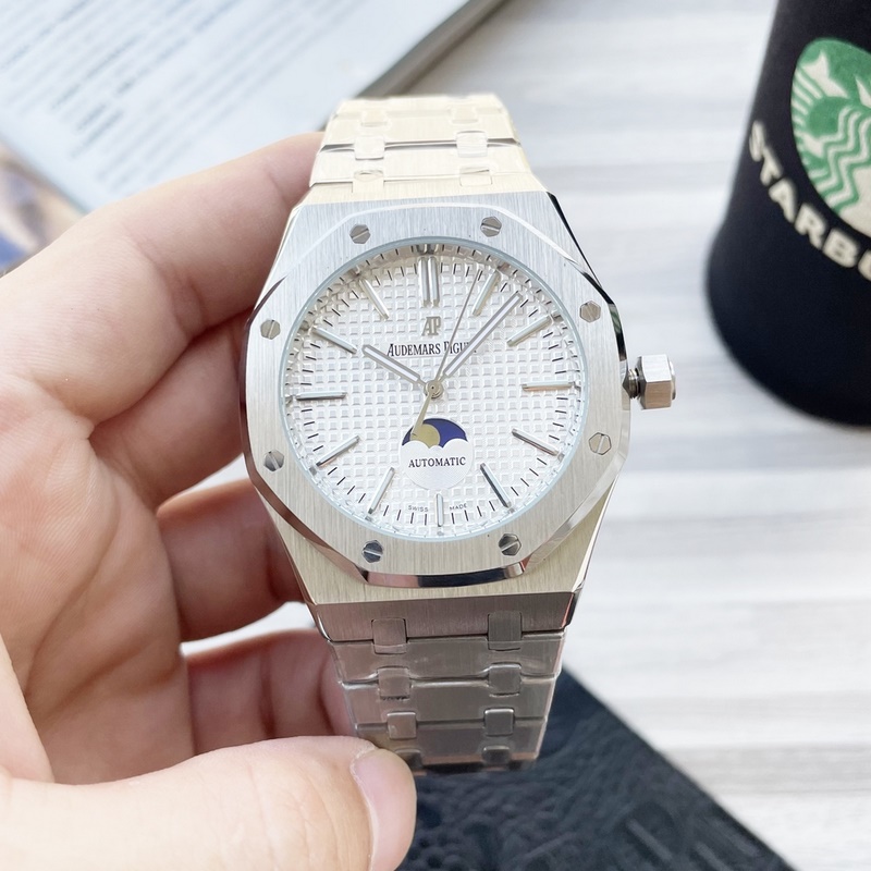 Audemars Piguet Royal Oak 45mm Replica Watch with Coated Glass and AP Logo-2