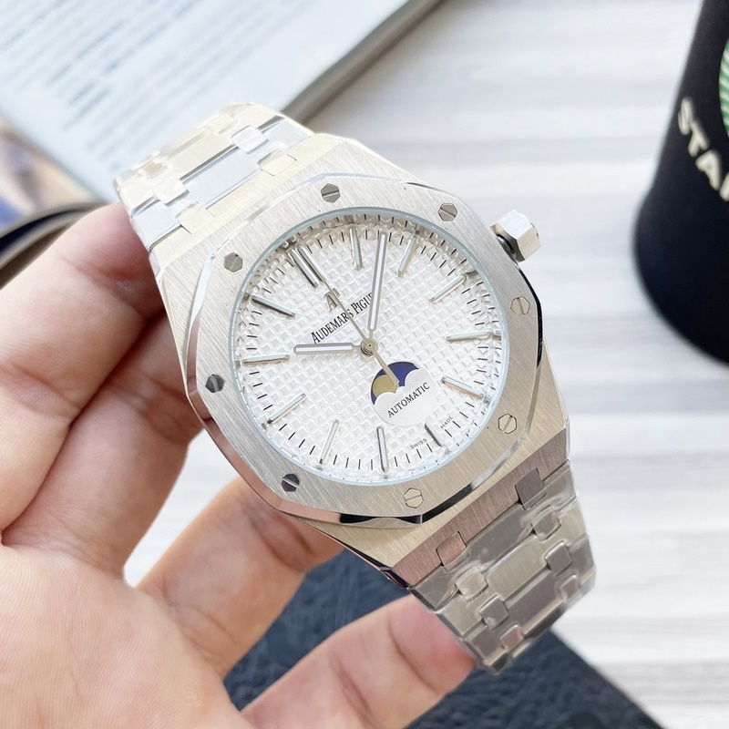 Audemars Piguet Royal Oak 45mm Replica Watch with Coated Glass and AP Logo-3