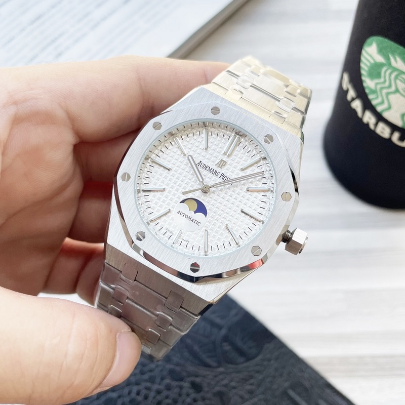 Audemars Piguet Royal Oak 45mm Replica Watch with Coated Glass and AP Logo-4