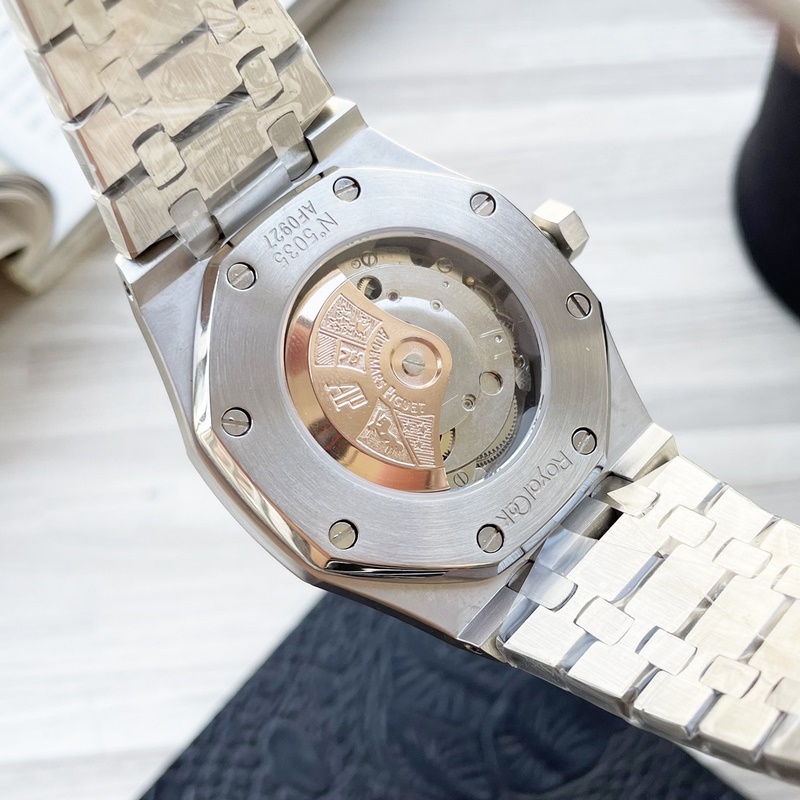 Audemars Piguet Royal Oak 45mm Replica Watch with Coated Glass and AP Logo-7