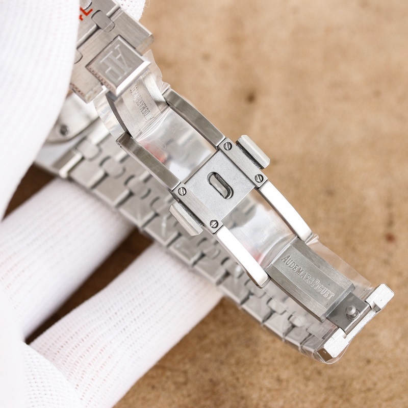 Audemars Piguet Royal Oak 15510V2 Enhanced Movement Design and Quality-7