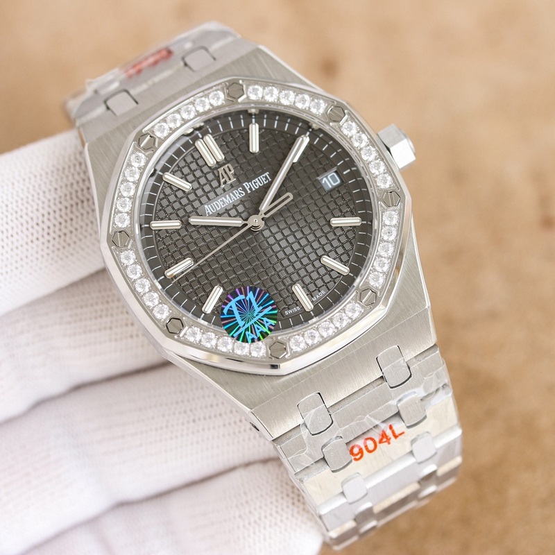 Audemars Piguet Royal Oak 15510V2 Enhanced Design with Refined Movement-3