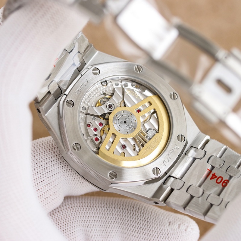 Audemars Piguet Royal Oak 15510V2 Enhanced Design with Refined Movement-5
