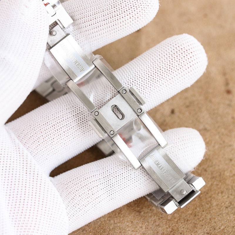 Audemars Piguet Royal Oak 15510V2 Enhanced Design with Refined Movement-7