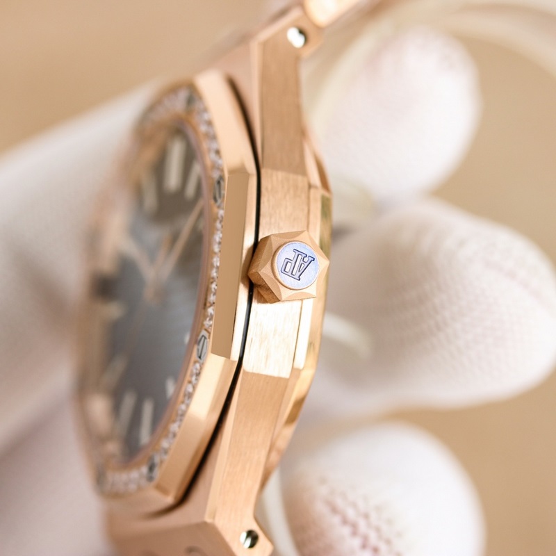 Audemars Piguet Royal Oak 15510V2 Slimmer Enhanced Movement Design-6