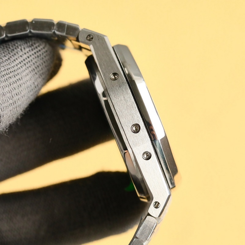 Audemars Piguet Royal Oak Frosted Gold 41mm Model 26574-6