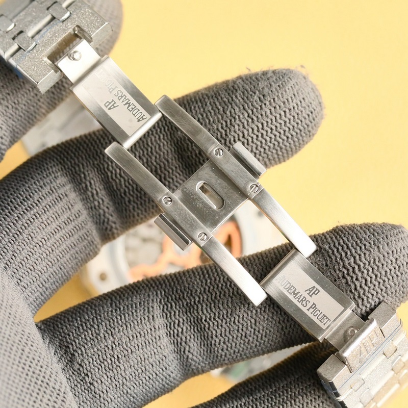 Audemars Piguet Royal Oak Frosted Gold 41mm Model 26574-7