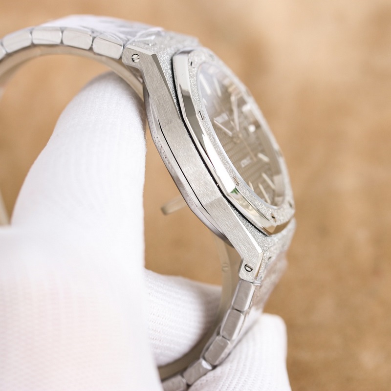 Audemars Piguet Royal Oak 15500V2 Streamlined Movement Design-6