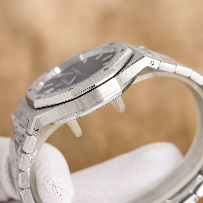 Audemars Piguet Royal Oak 15500V2 Streamlined Movement Design-8