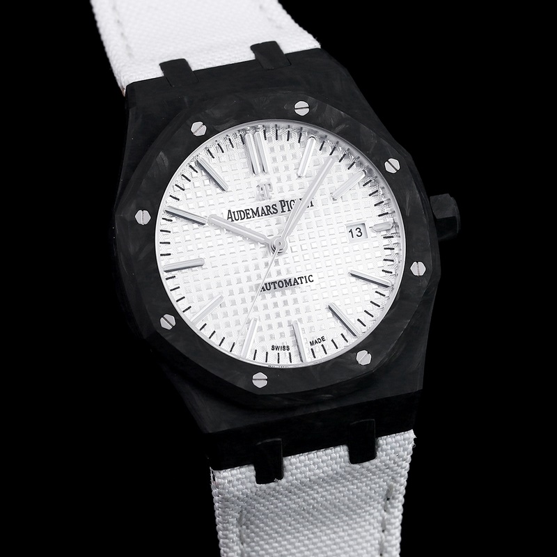 INA Audemars Piguet Royal Oak Luxury Replica Watch Focused on Comfort and Practicality-3