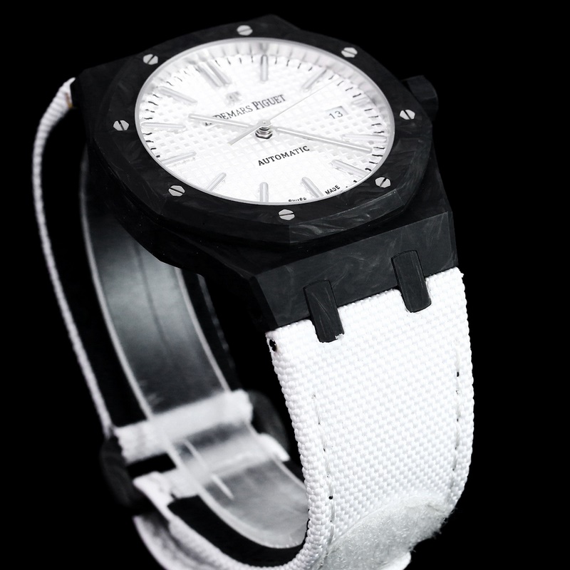 INA Audemars Piguet Royal Oak Luxury Replica Watch Focused on Comfort and Practicality-4