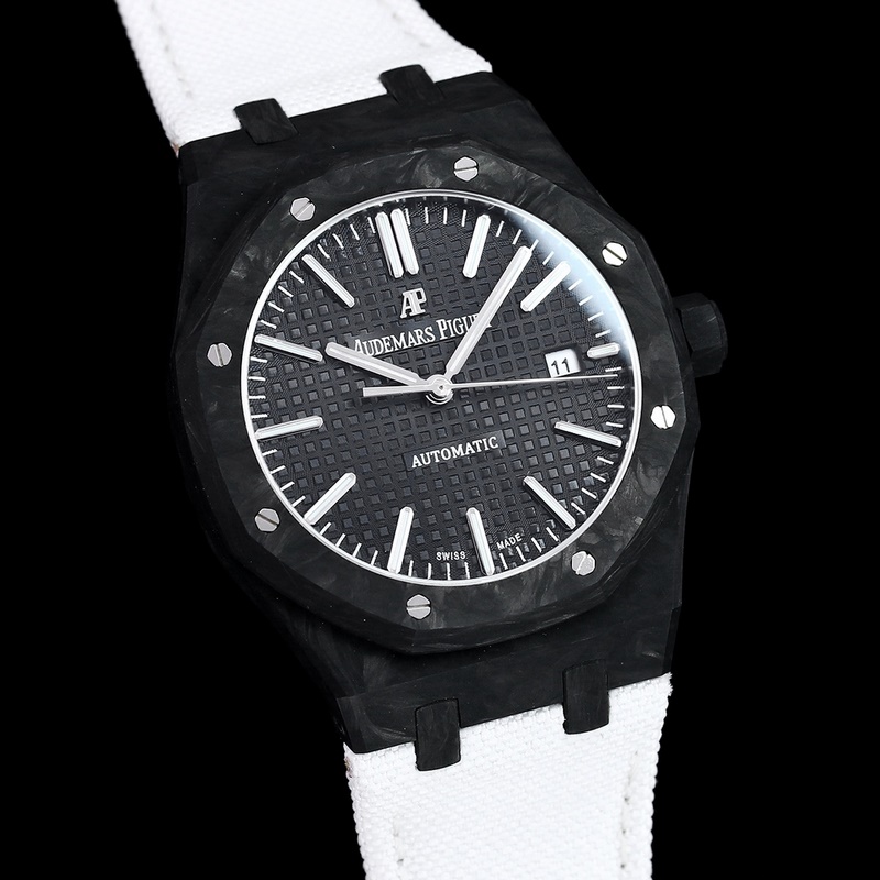 INA AP Royal Oak Emphasizing Comfort and Practicality in High-End Replica Watch-3