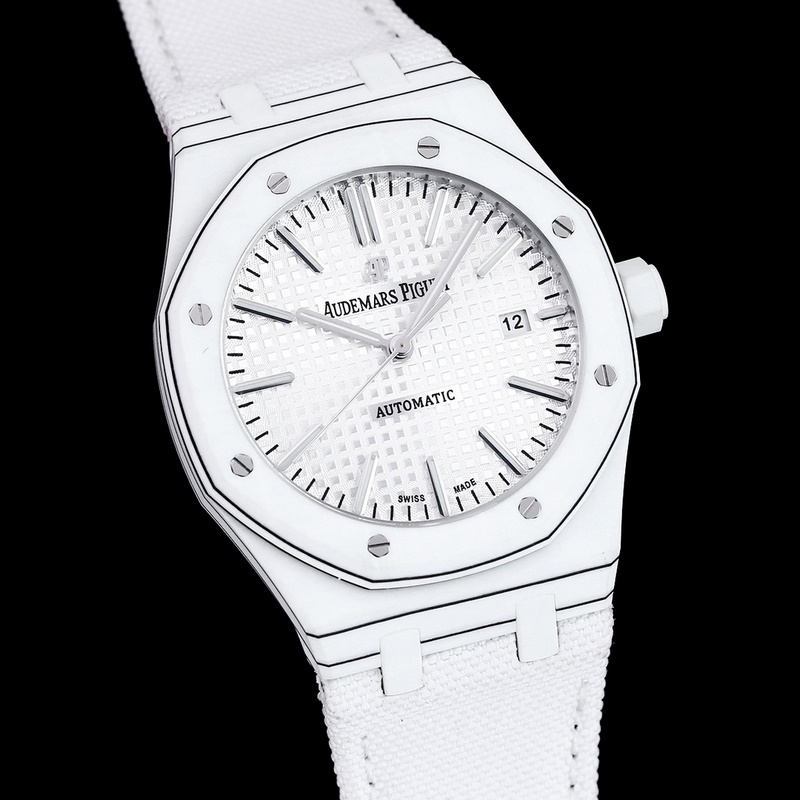 INA AP Royal Oak Comfort&Practicality in Luxury Replica Watch-2