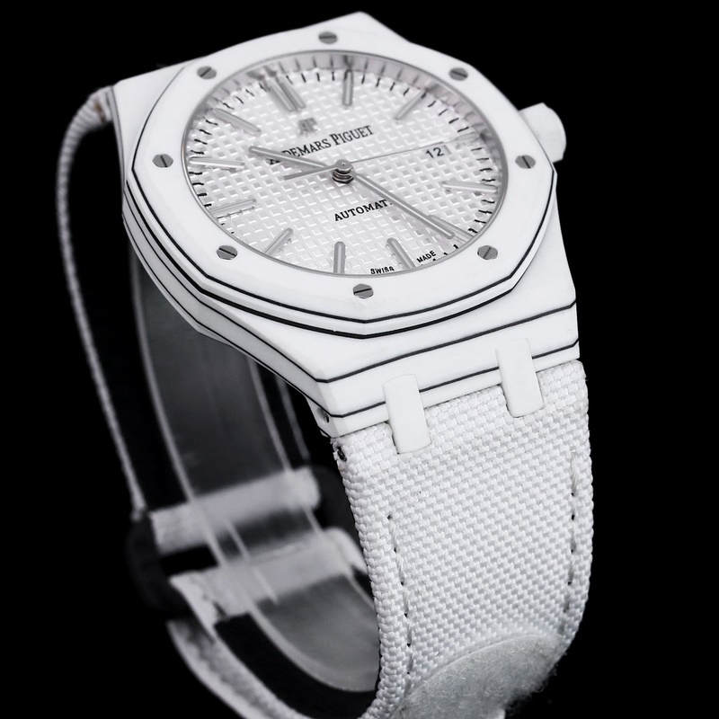 INA AP Royal Oak Comfort&Practicality in Luxury Replica Watch-4