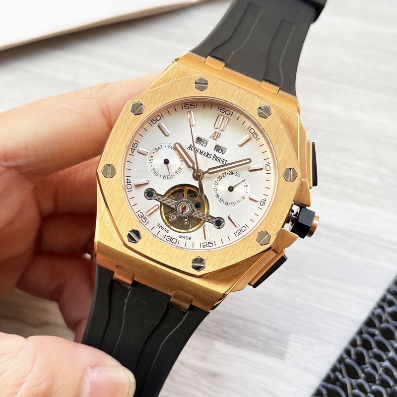 AP Royal Oak Luxury Replica Watch with Exquisite Craftsmanship-5