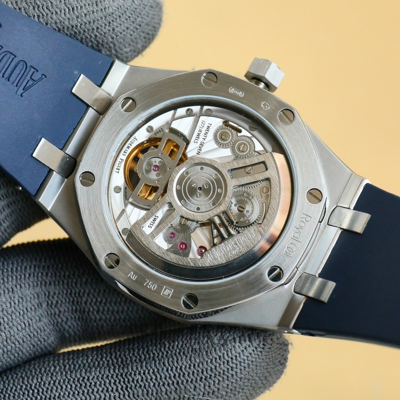 Audemars Piguet Royal Oak 2025 with Imported Silicone Strap for Enhanced Comfort-7