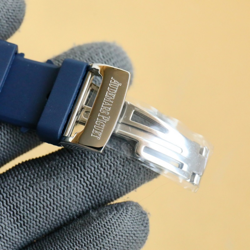 Audemars Piguet Royal Oak 2025 with Imported Silicone Strap for Enhanced Comfort-8