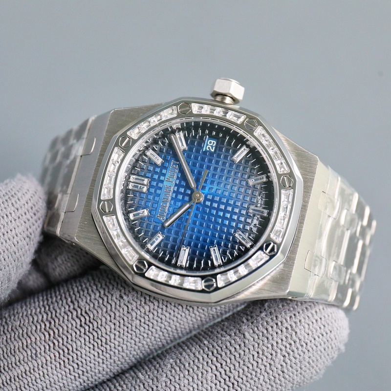 Audemars Piguet Royal Oak 15550ST 15451ST Unveiled Exquisite Timepiece-3